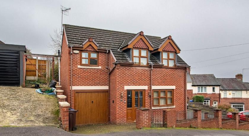 Exclusive 3-Bedroom Villa in Sheffield