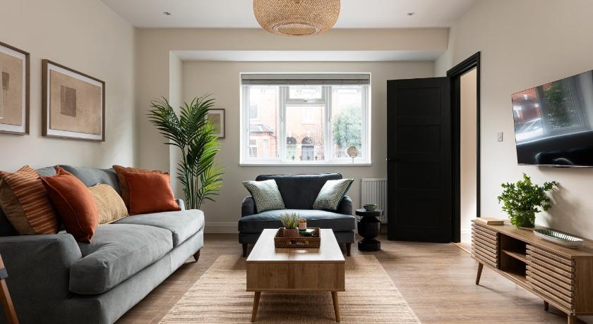 Brayford House Burton Road - stylish accommodation suitable for families and contractors