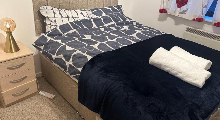 1BR-Sleeps2-Parking-QuietStay-CityCentre