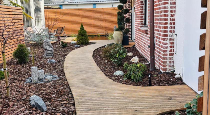 Zentrale Lage, kostenlos Parken, ideal für Pendler, Kinder und Haustiere willkommen!!