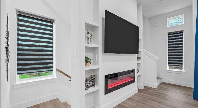Upscale 2BR Hideaway, Ensuite Bliss, Pet-Friendly