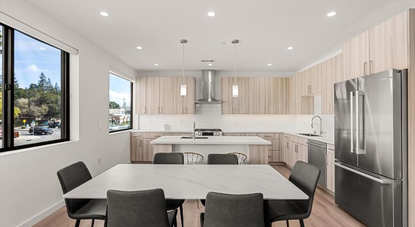 Woodside Condos unit 914