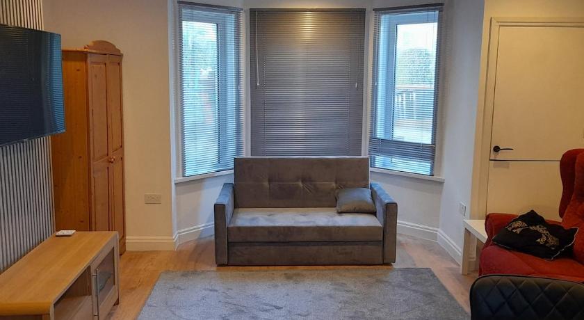 Modern 1-Bed Flat in Dover