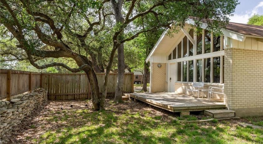 Frank Lloyd Inspired 3BR - 1'35 Acres & Firepit