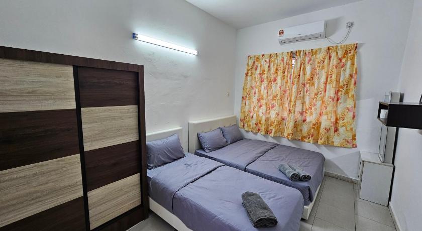 Rain Forest Hostel
