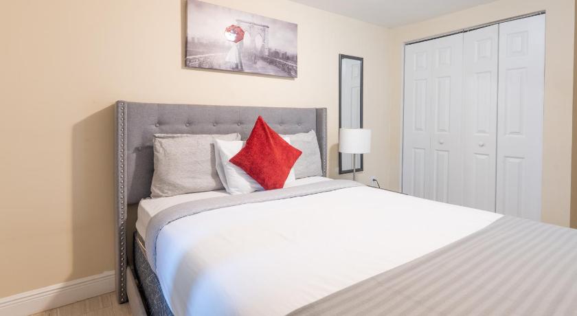 COZY Private Apts in Hollywood By Hard Rock Casino!