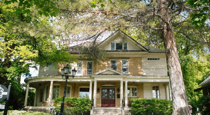 The Riter Mansion