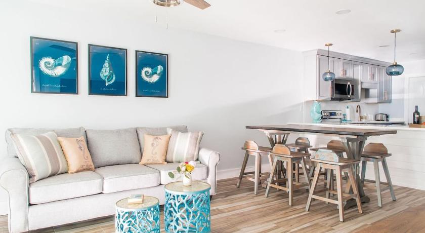 Cozy Beachfront Bliss with Ocean Views