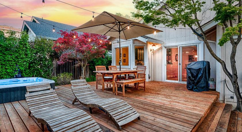 Spacious Oasis Hot Tub Backyard Garden 3BR/2BA