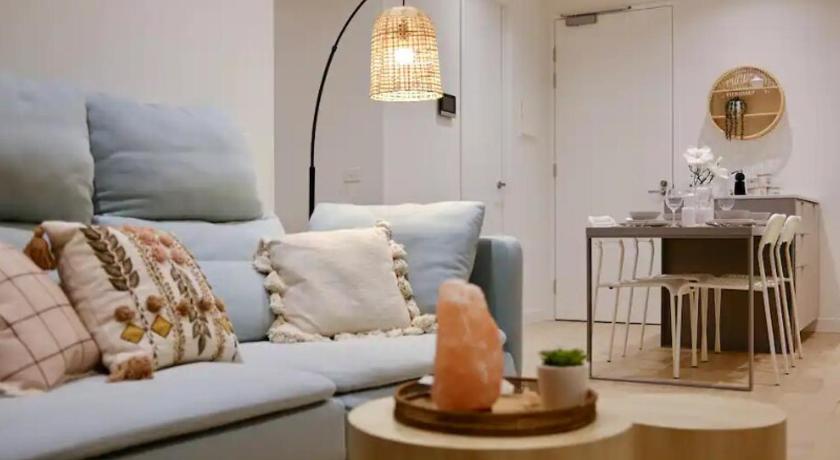 BW109 - Brickworks Stunning 1 bed apartment with FREE Parking