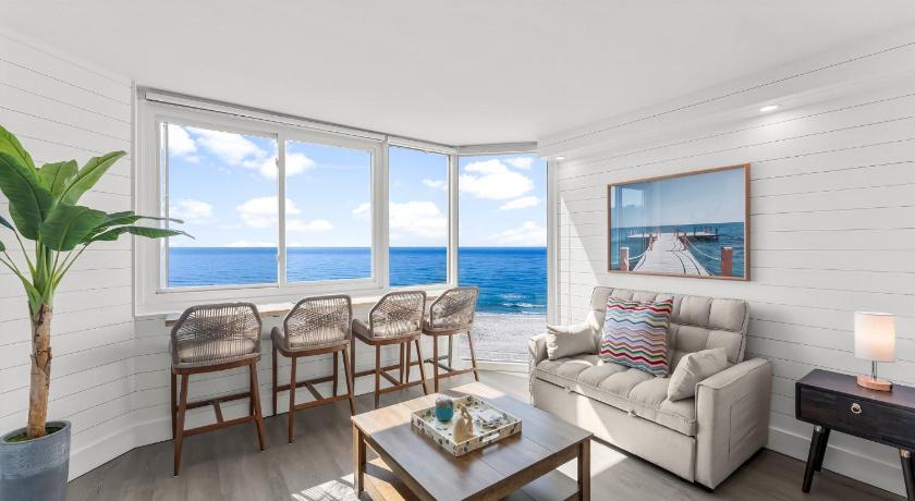 FANTASTIC FULLY RENOVATED Beach Front Condo - Incredible View - Top of the Gulf 723