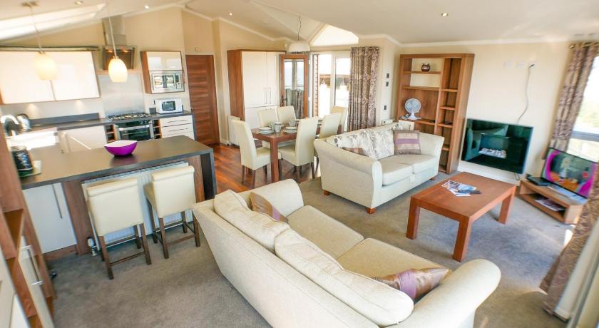 3 Bed 2 Bathroom Super Lodge! Sea Views!