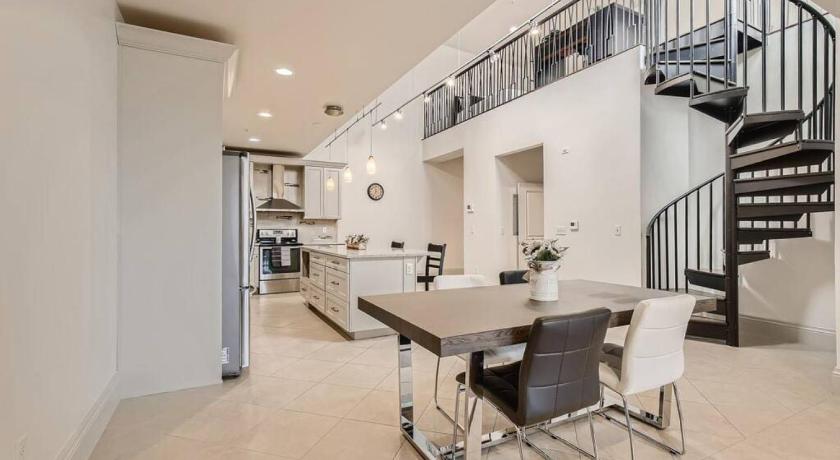 Luxury Loft With Skyline Viwes In RiNo
