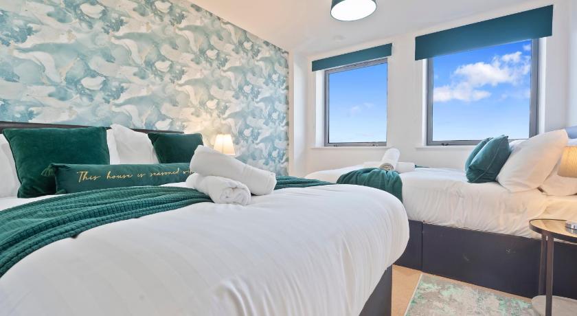 Stylish City Centre Apartment- 3 Beds