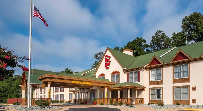 Red Roof Inn & Suites Stafford, VA