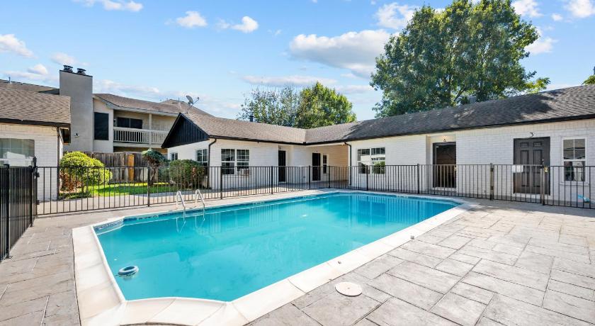 Modern & Spacious 1BR Haven near Galleria