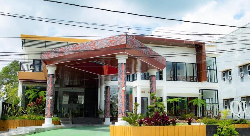 Queen Parrona Hotel by Sativa