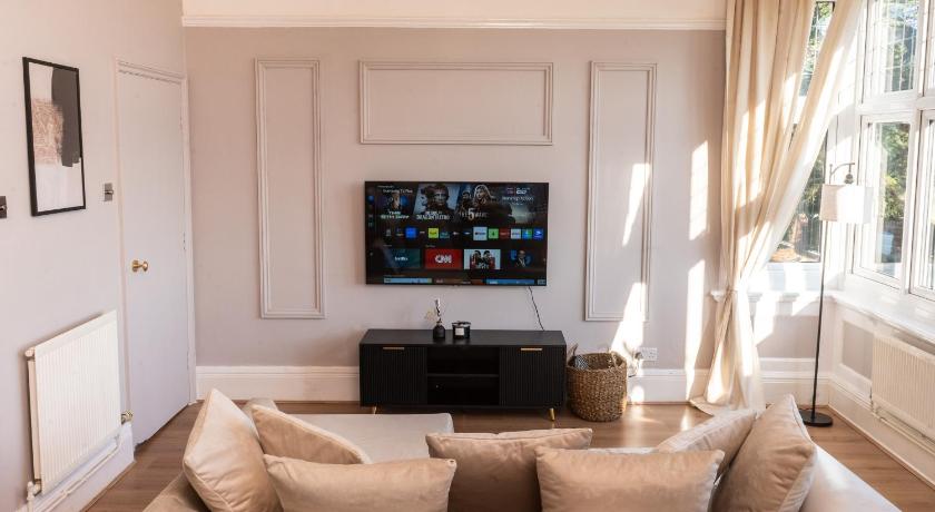 Luxuria Apartments 2- Bedroom Luxury Apartment