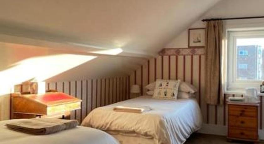 Regis Lodge Guest House