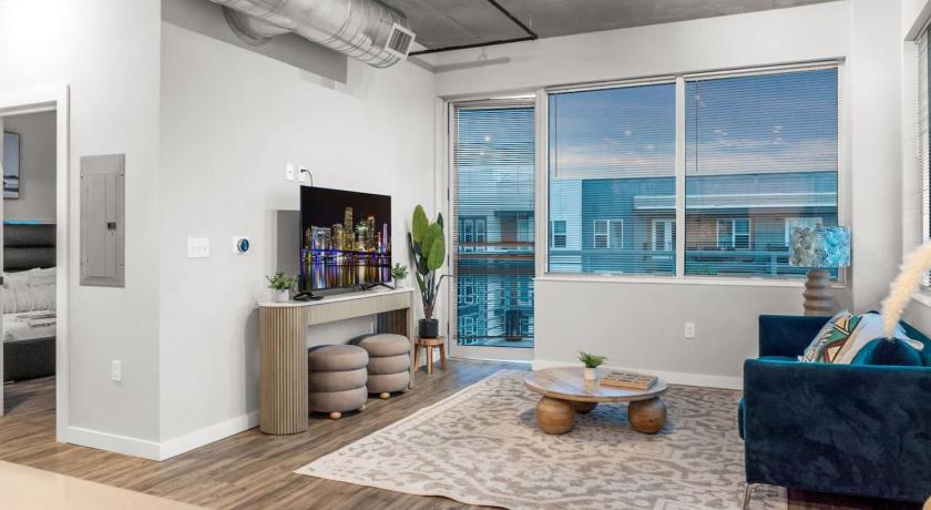 Spacious 2BR Retreat Perfect for Tropicana Events