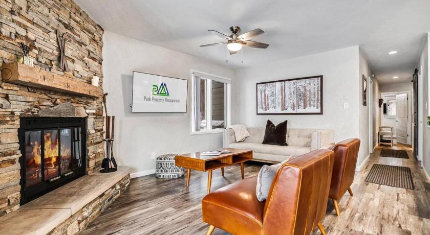 Beautifully Remodeled Condo In Perfect Location