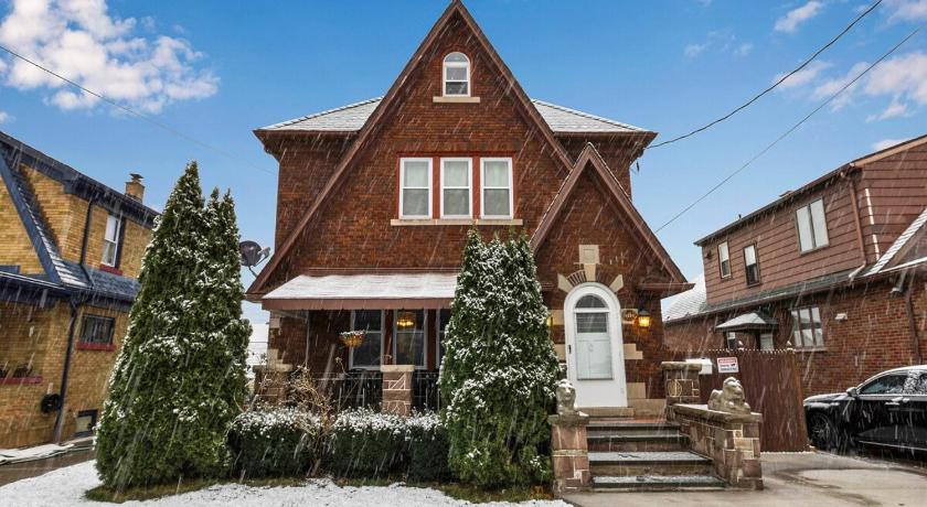 Close to Niagara Fall Dream Home