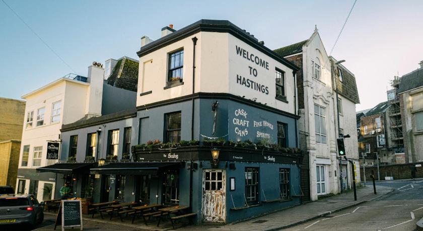 The Doghouse Inn