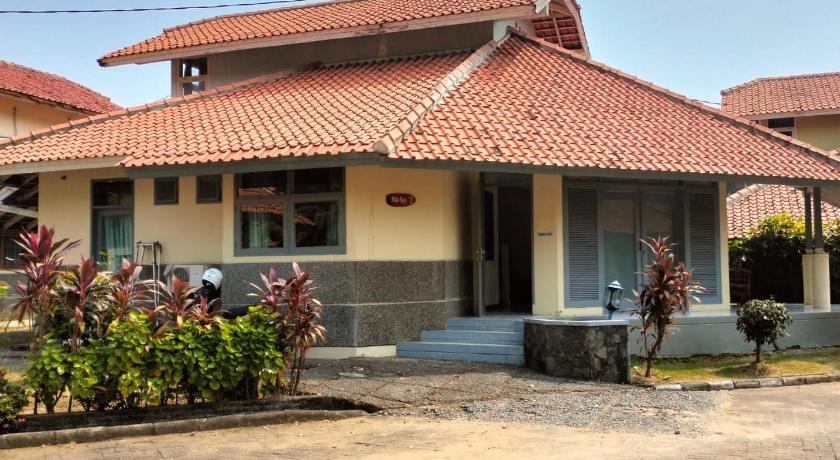 Villa Beach Anyer 1 by Anyer Adventure