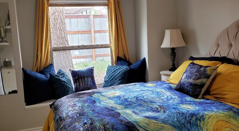 Van Gogh Get HIGH Tiny Home