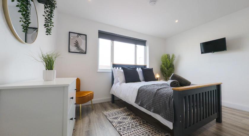 Contractor Stays - Fast WiFi, Free Parking