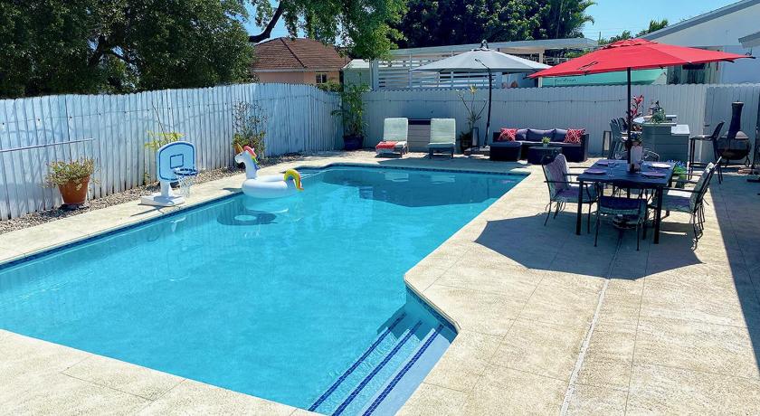 Bright Villa, Heated Pool, 2 Kings, by Everglades, Biscayne & Keys