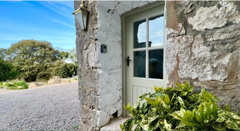 The Gothic Bedroom, Tan-yr-Ogo Lodge