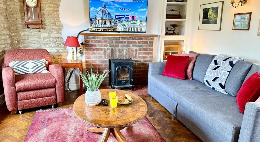 Swan Cottage 2-Bedroom-Netflix-Parking-Nature-Canal