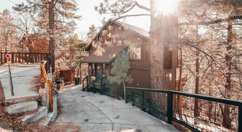 Moonridge Mountain Retreat