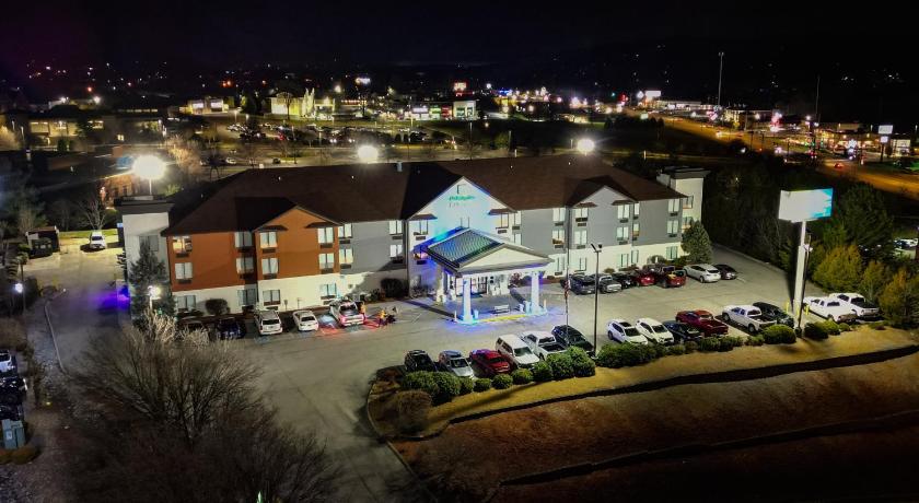 Holiday Inn Express Hotel & Suites Knoxville-North-I-75 Exit 112 By IHG