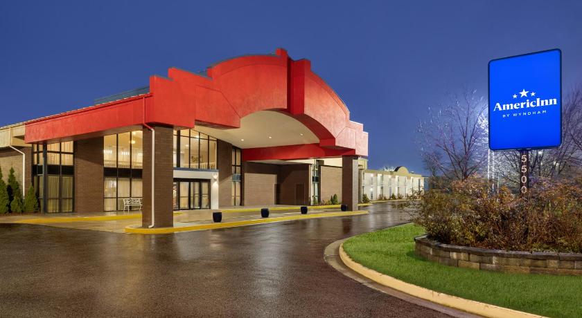 AmericInn by Wyndham Grand Rapids Airport North