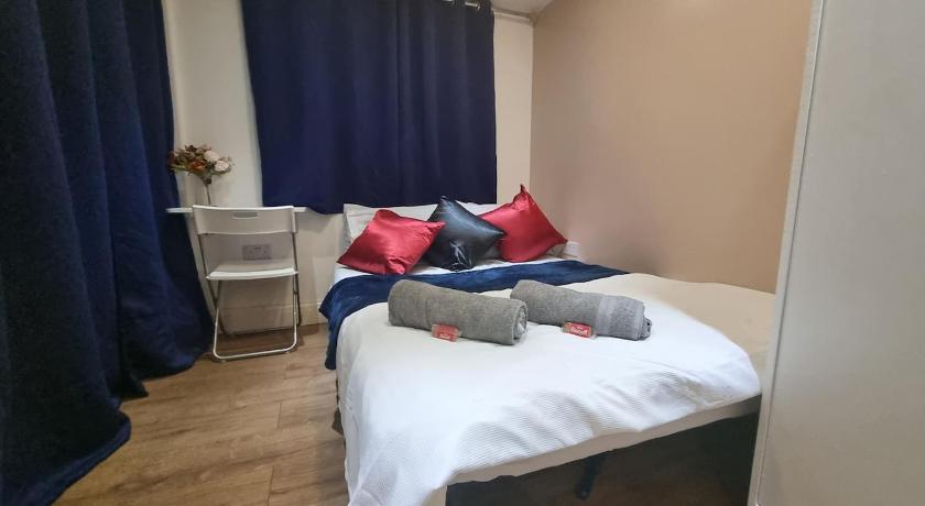 2 bed flat in Heathrow London Free parking