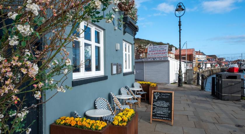 The Marine Hotel & Restaurant