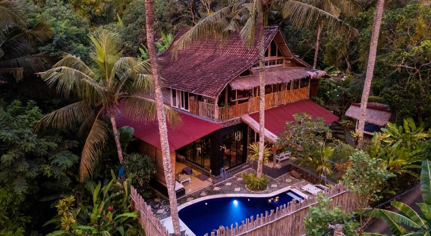 Unique Balian beach house