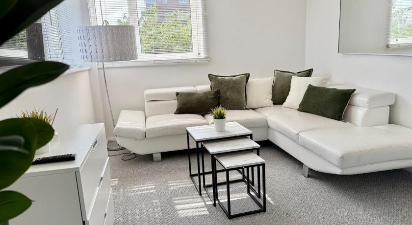 Cardiff Bay Escape Stunning Views Free Parking