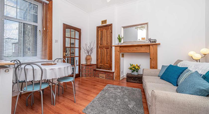 Number Two Aberdour - Pretty Village nr Edinburgh