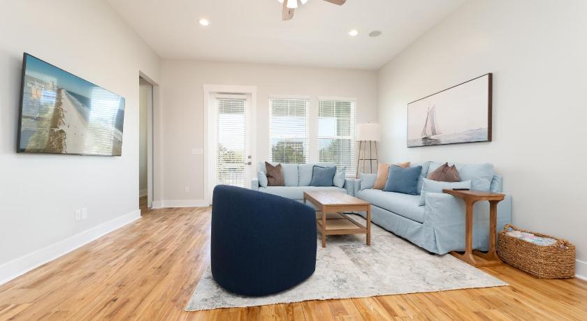 Be a Nomad - Newly renovated 4 blocks to beach