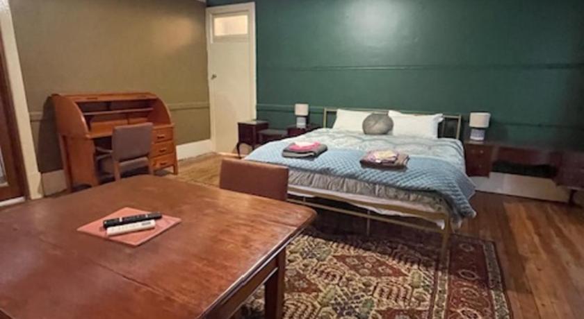 HISTORIC STAR LODGE and STATION MASTERS HOUSE NARRANDERA