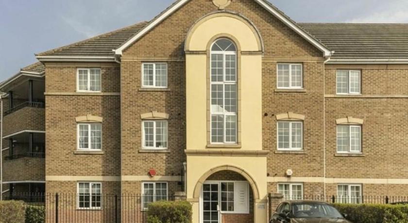 Bright 2-Bedroom Family Flat, Wimbledon
