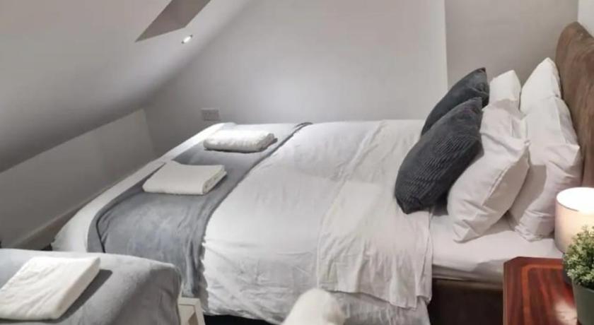 Room 6 Shared House in L6