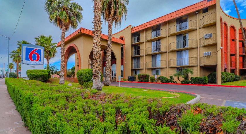 Motel 6 Phoenix, AZ – Sky Harbor