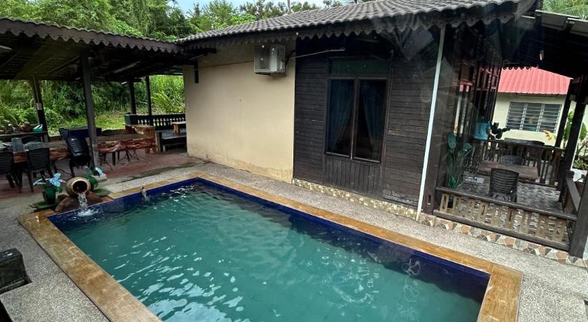 Teratak Nurul Kuala Kangsar with swimming pool - no pork or alcohol