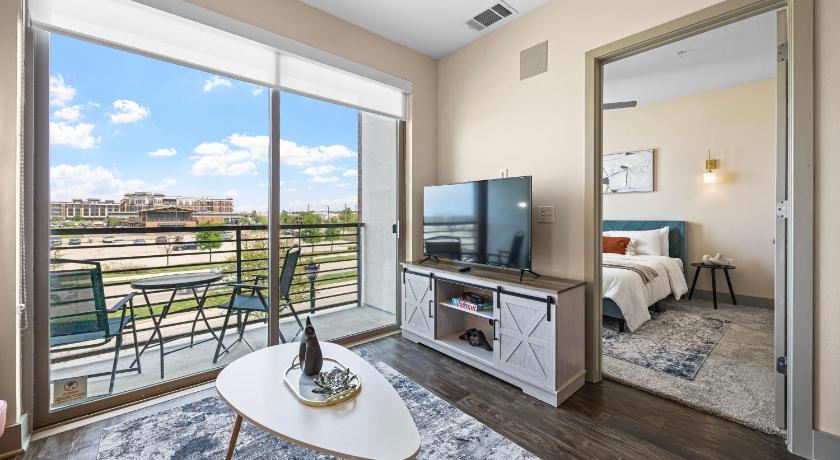 Stylish 1BR Retreat with Pool & Gym