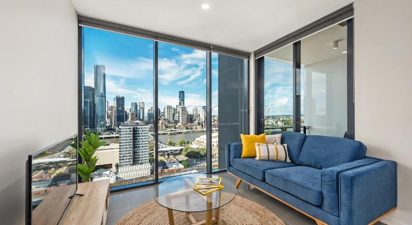 Best Southbank Location with King Bed, Gym and Pool