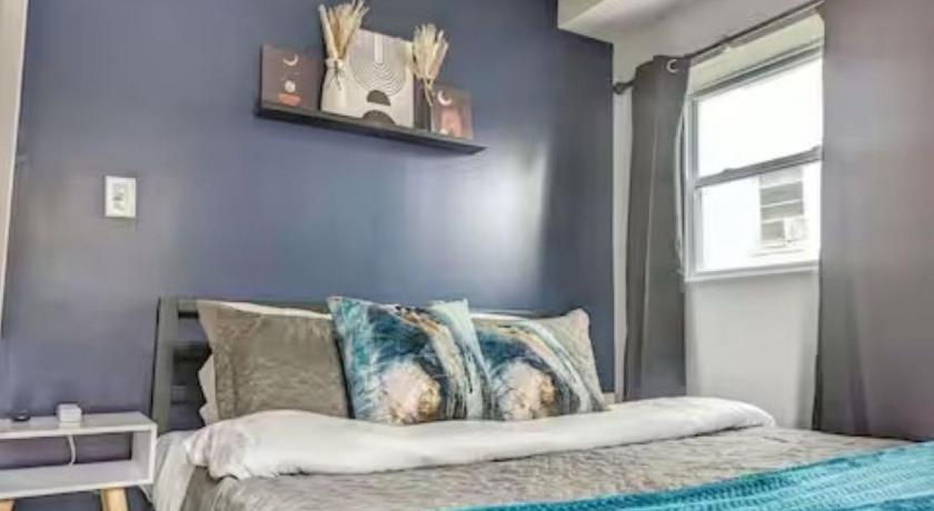 Stylish & Cozy #1 8 mins to DCA & Washington DC